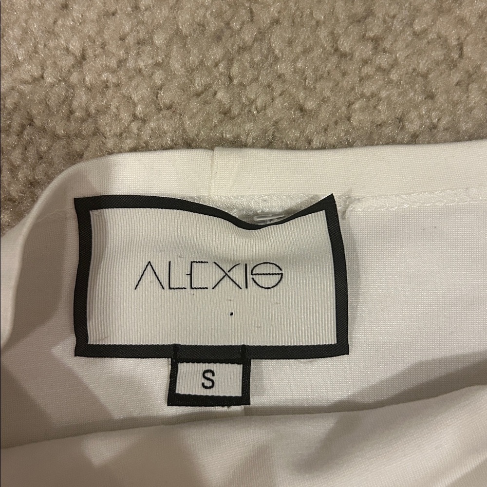 Alexis Gryffin off-the-shoulder bell-sleeve ruffle blouse - Picture 3 of 7